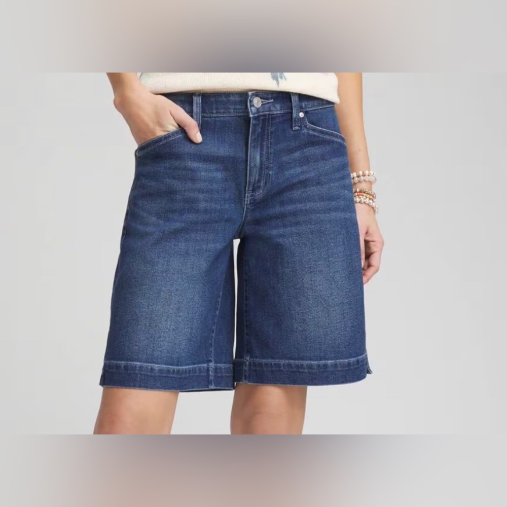 NWT Women’s Chico Trouser Jean 6” Short in Roman Indigo